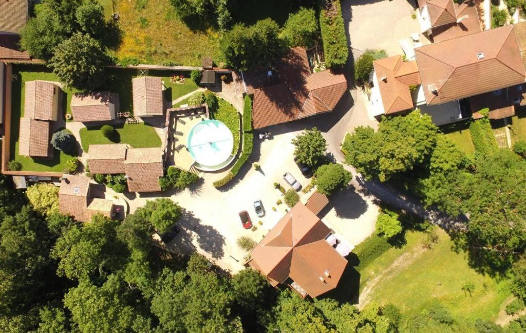 Les Jardins Du Castel Gites Annick Et Jean Paul Saint-Georges-d'Esperanche Buitenkant foto